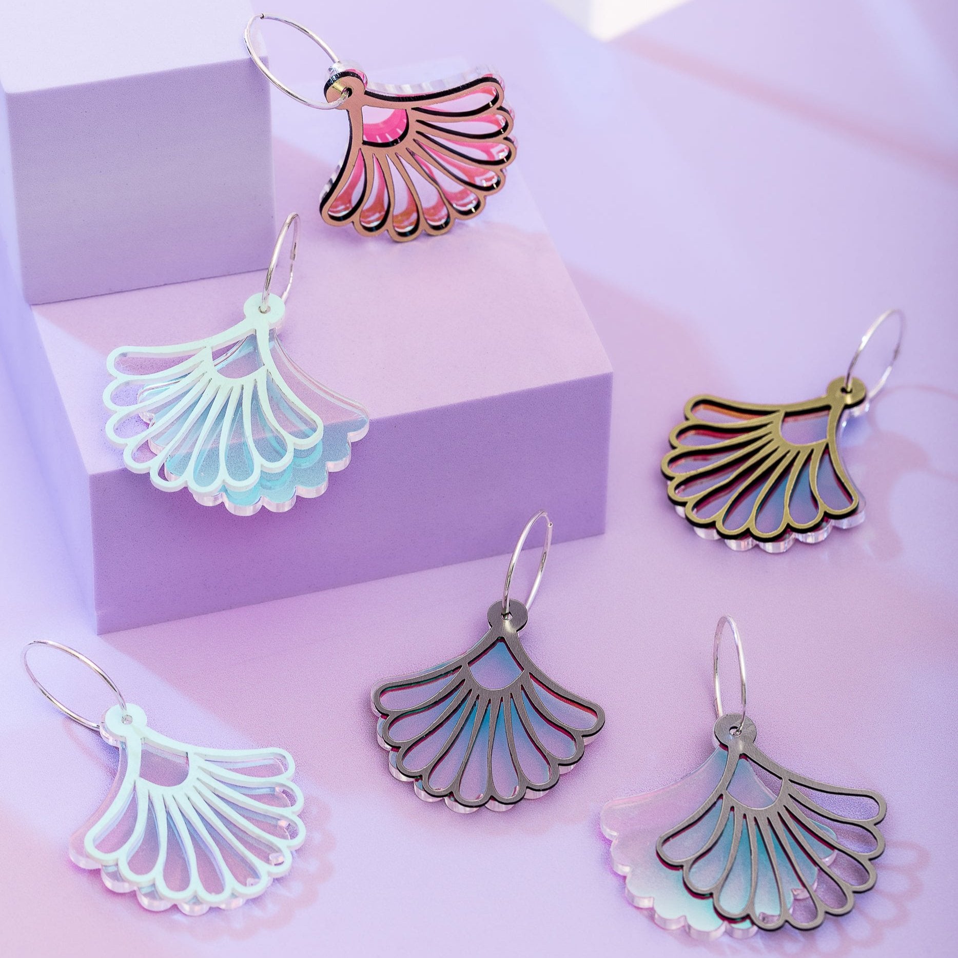 Chic Art Deco Fan Earrings with Scalloped Edge